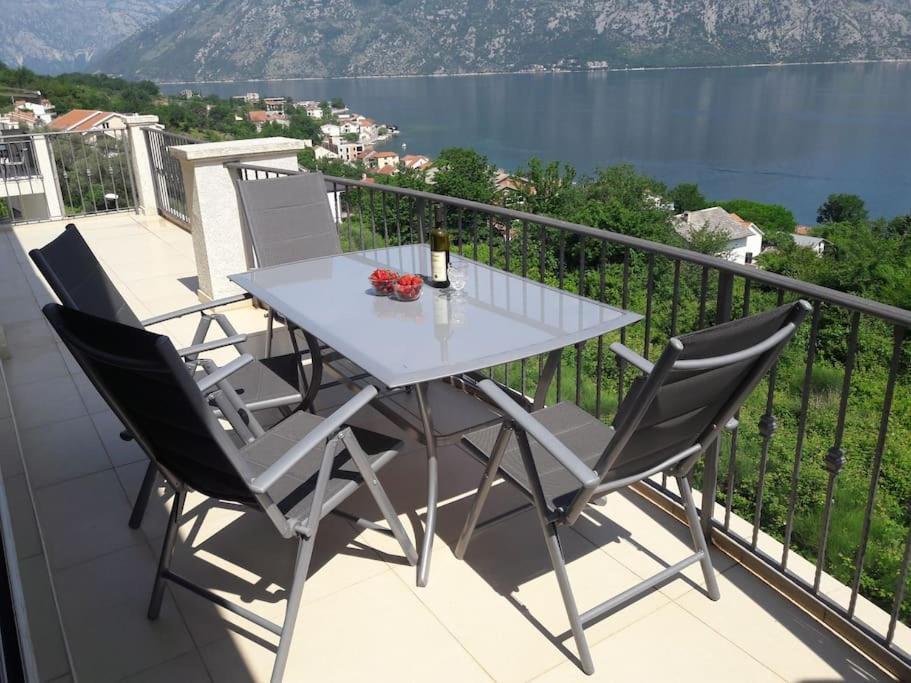 2Br Apartment With Pool Kotor Eksteriør billede
