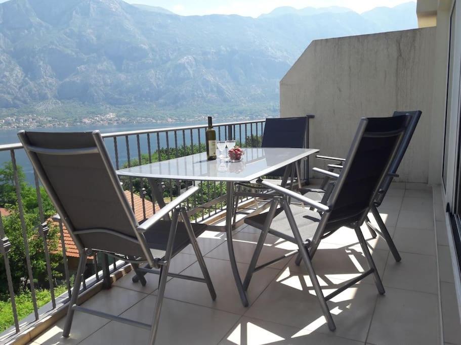 2Br Apartment With Pool Kotor Eksteriør billede
