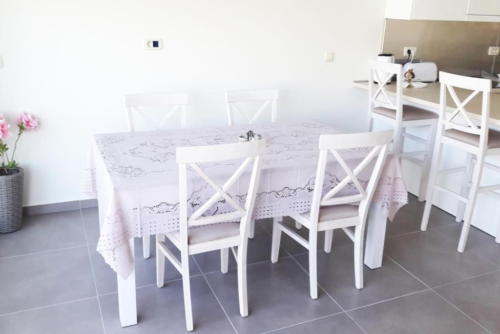 2Br Apartment With Pool Kotor Eksteriør billede