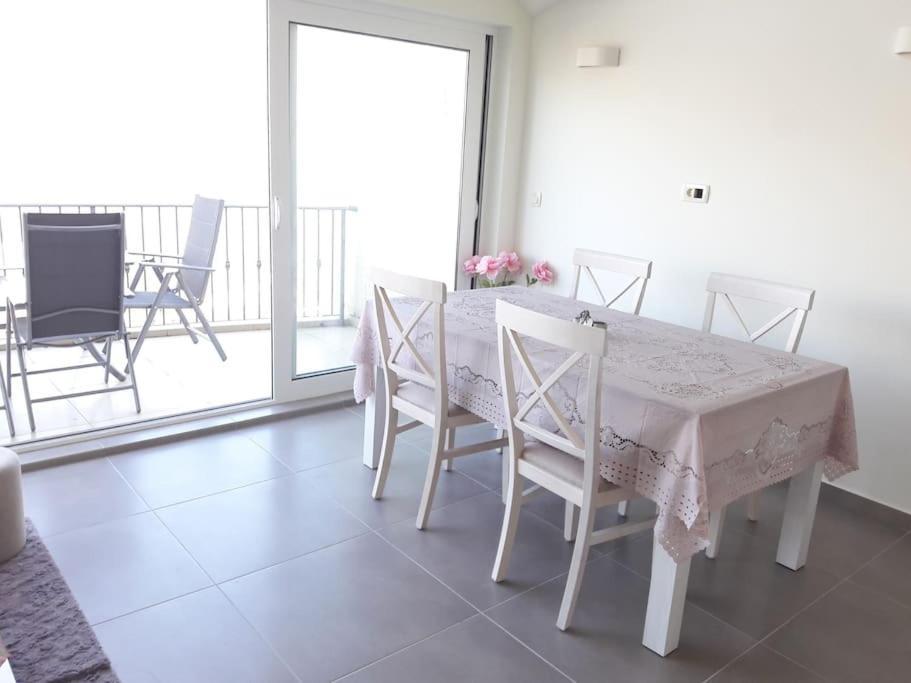 2Br Apartment With Pool Kotor Eksteriør billede